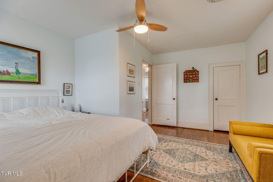 Photo #24: 911 Georgia Avenue