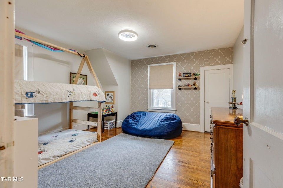 Photo #31: 911 Georgia Avenue