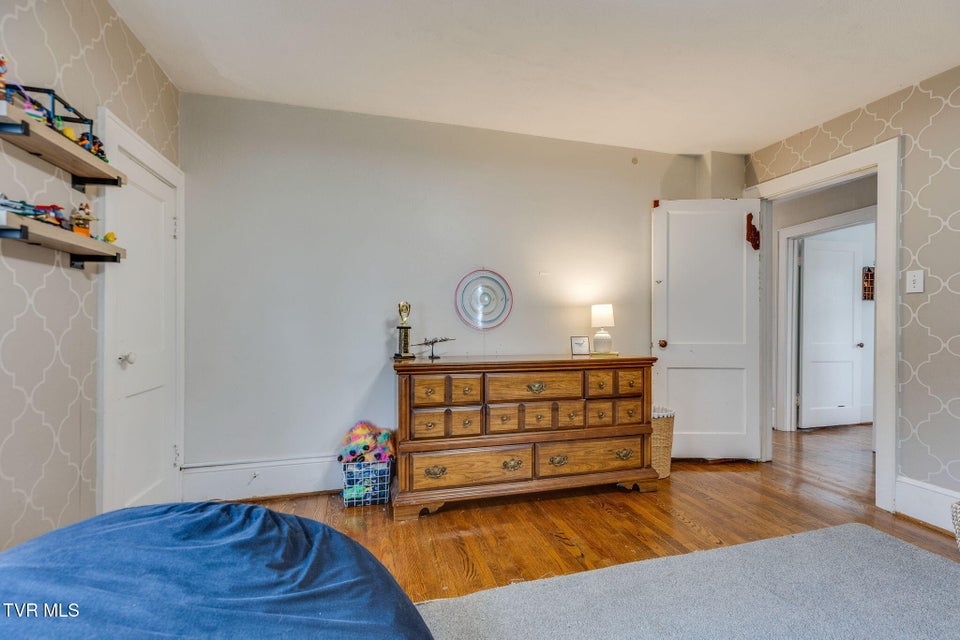 Photo #33: 911 Georgia Avenue