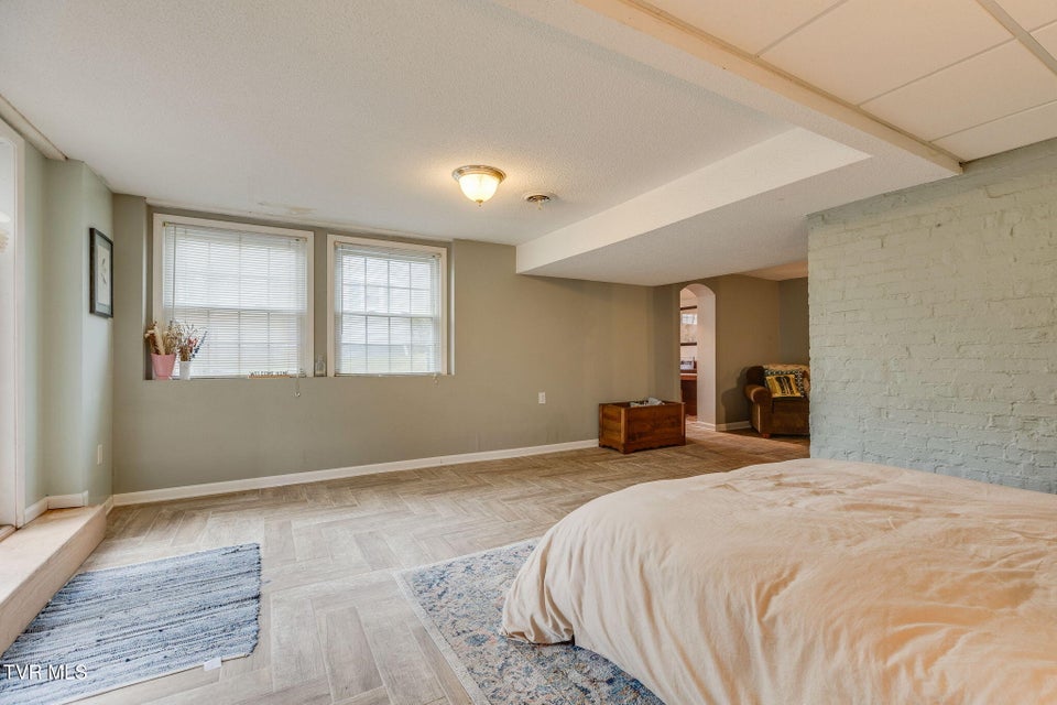 Photo #38: 911 Georgia Avenue