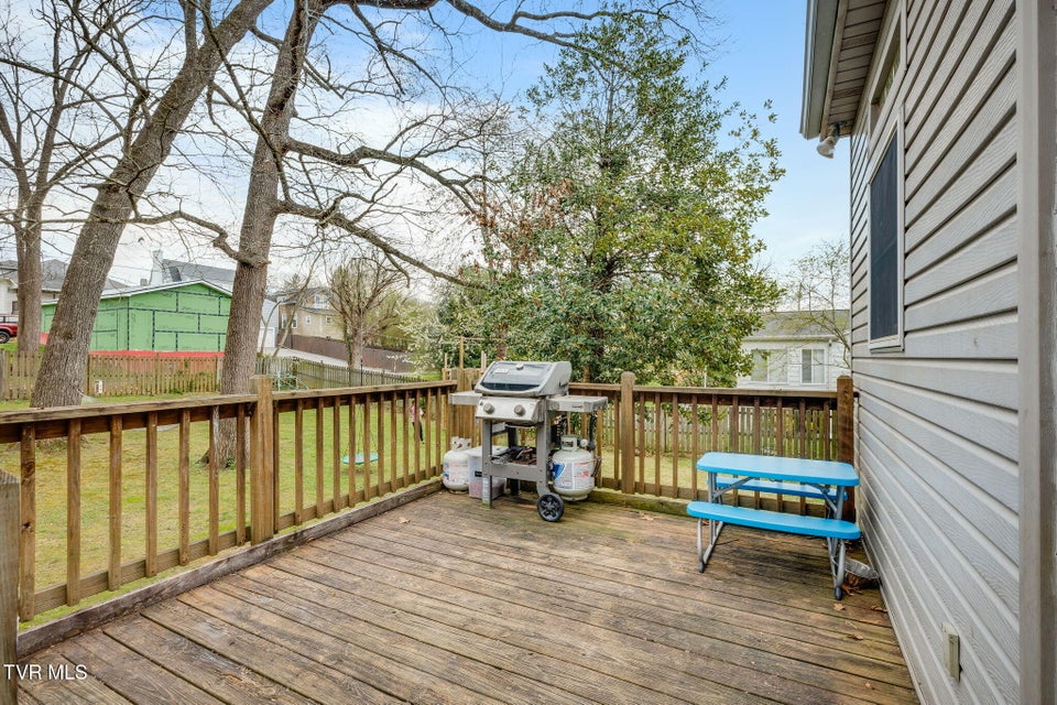 Photo #40: 911 Georgia Avenue