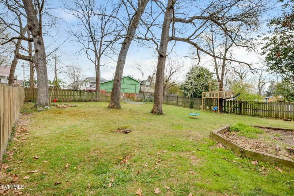 Photo #43: 911 Georgia Avenue