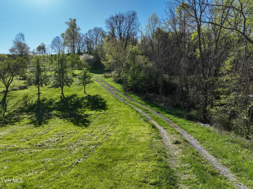 Photo #19: 2058 Siam Road