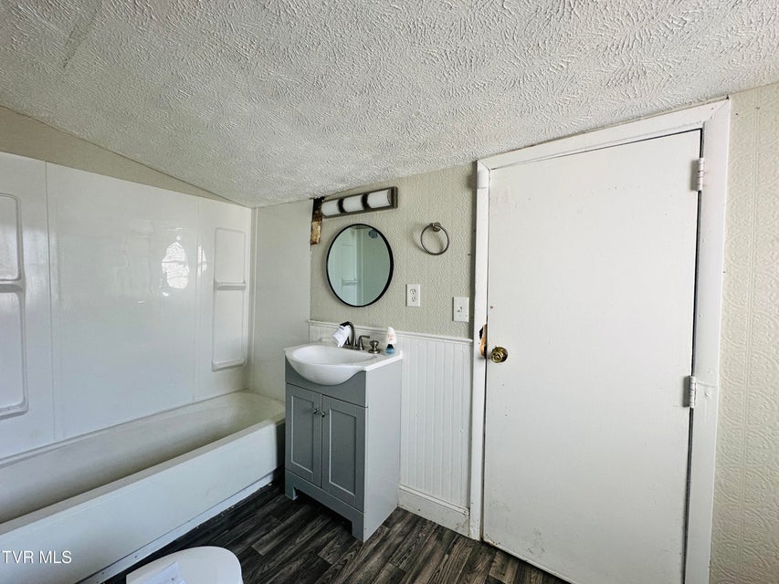 Photo #25: 1323 Goodson Avenue