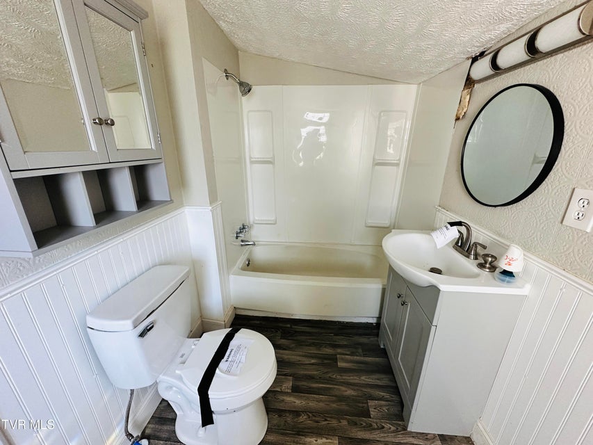 Photo #26: 1323 Goodson Avenue