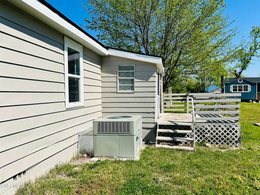 Photo #30: 1323 Goodson Avenue