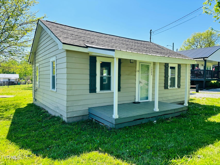 Photo #34: 1323 Goodson Avenue