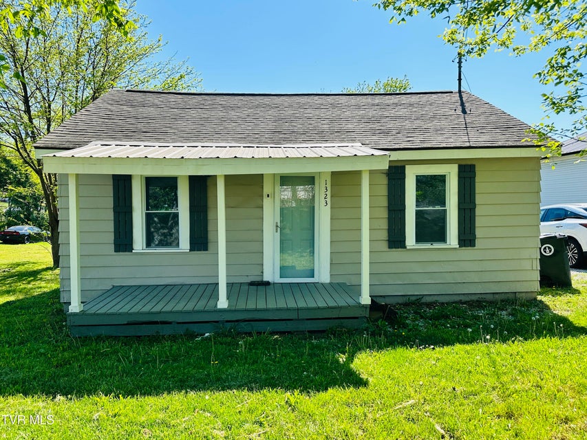 Photo #35: 1323 Goodson Avenue