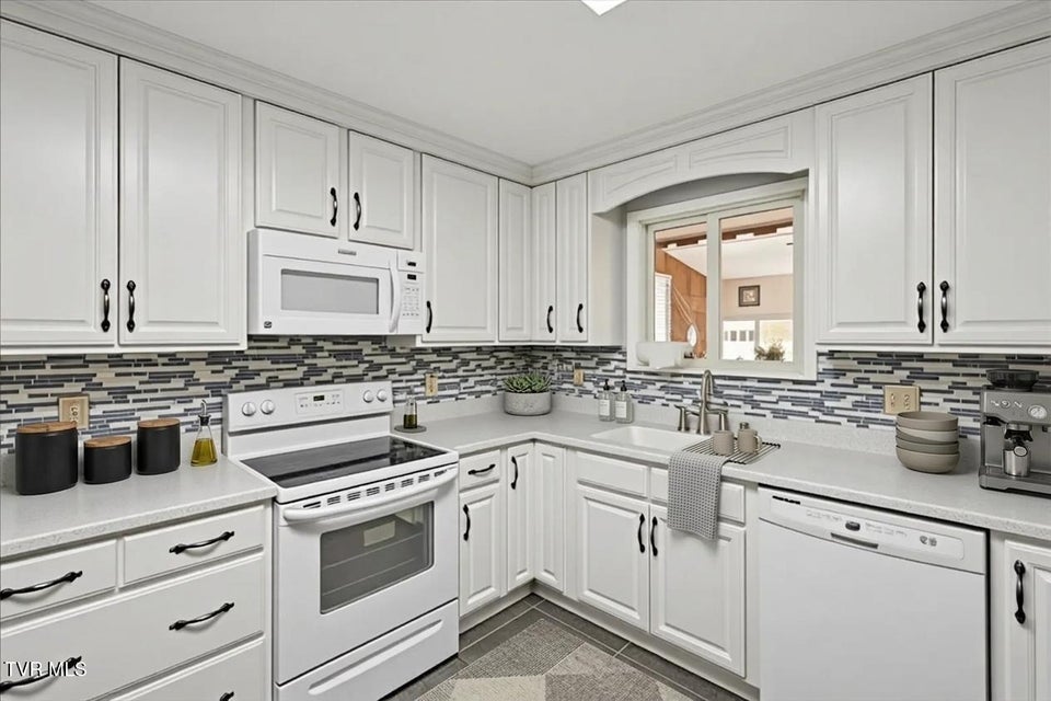 Photo #6: 107 Dogwood Lane