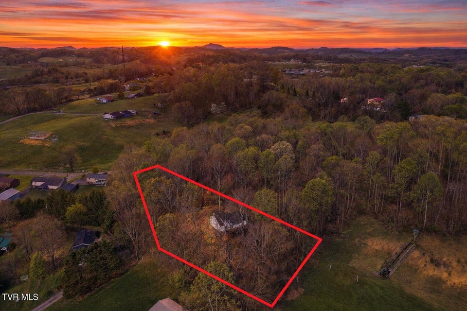 Photo #2: 124 Hidden Valley Road