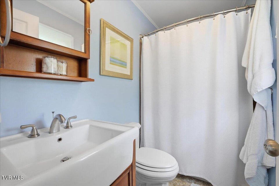 Photo #37: 1415 Woodmont Drive