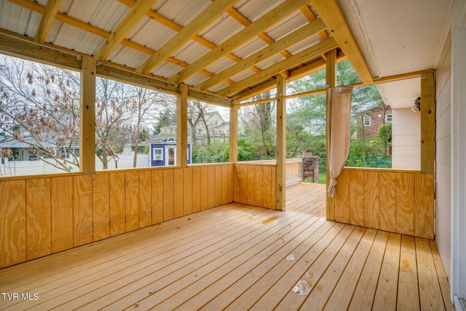 Photo #20: 408 Oak Grove Avenue