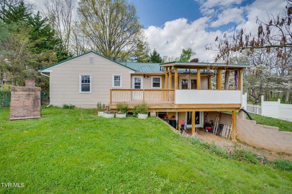 Photo #23: 408 Oak Grove Avenue