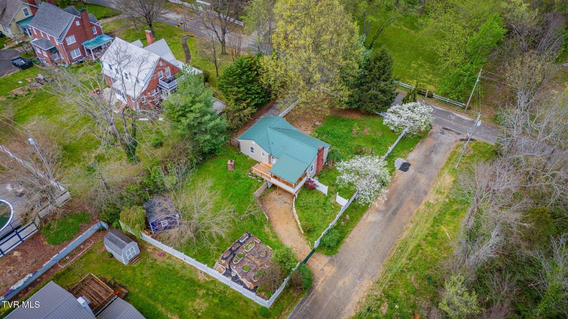 Photo #29: 408 Oak Grove Avenue