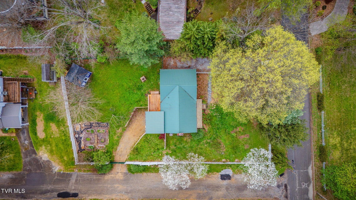 Photo #31: 408 Oak Grove Avenue