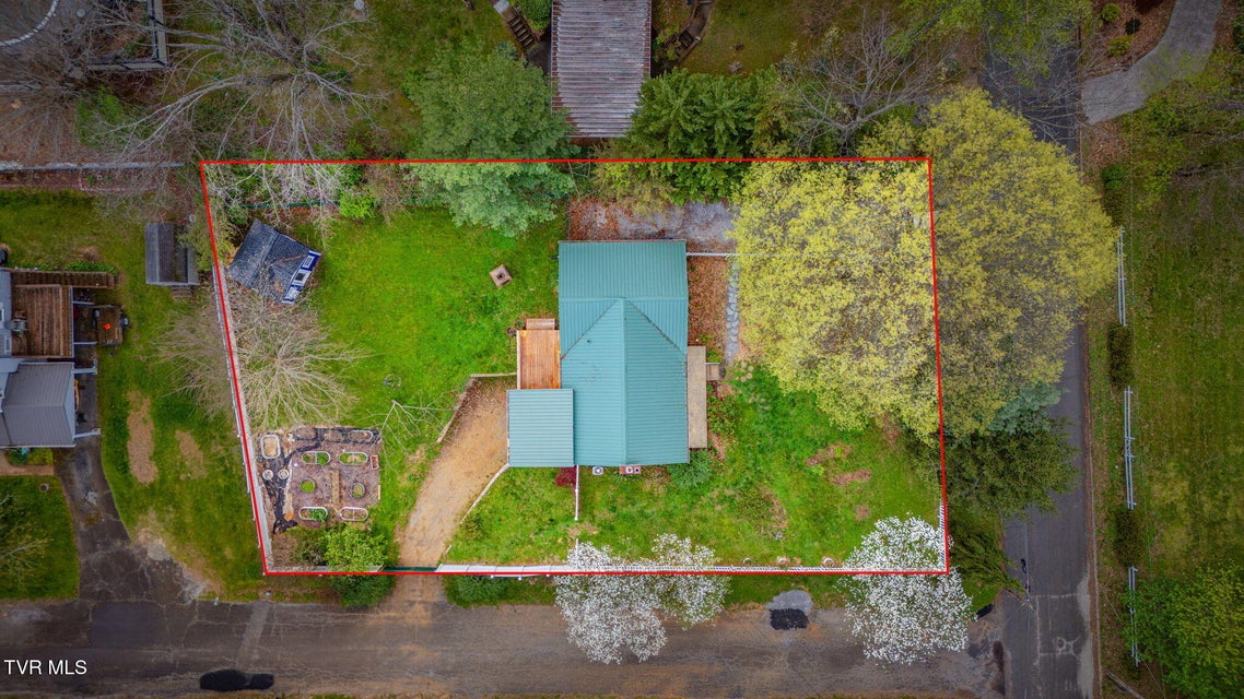 Photo #32: 408 Oak Grove Avenue