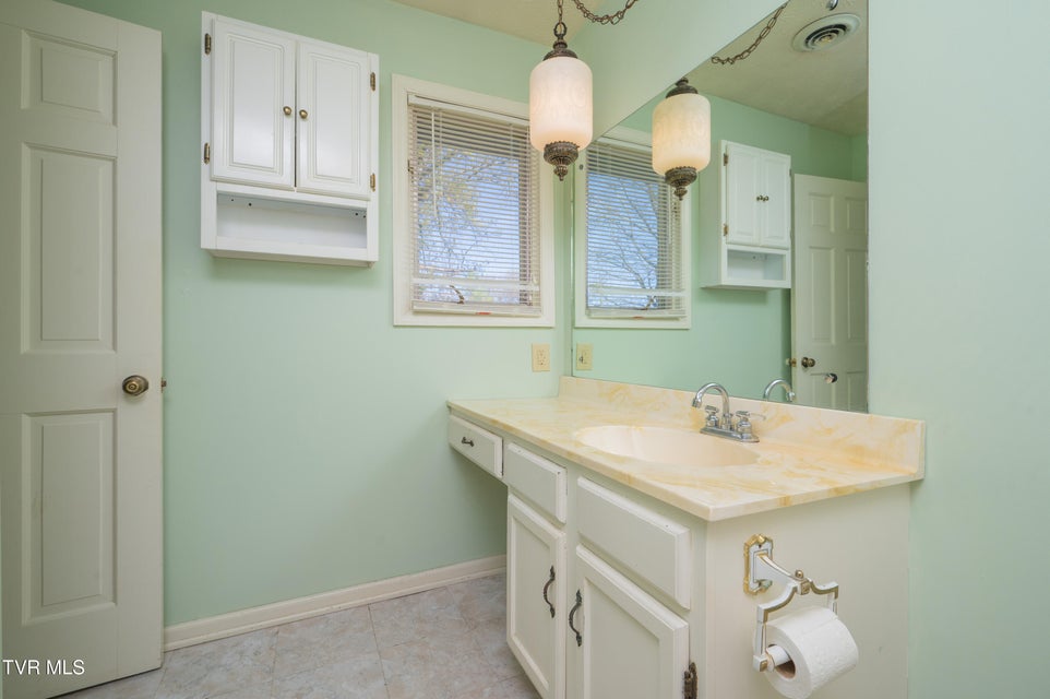 Photo #37: 4312 Orebank Road