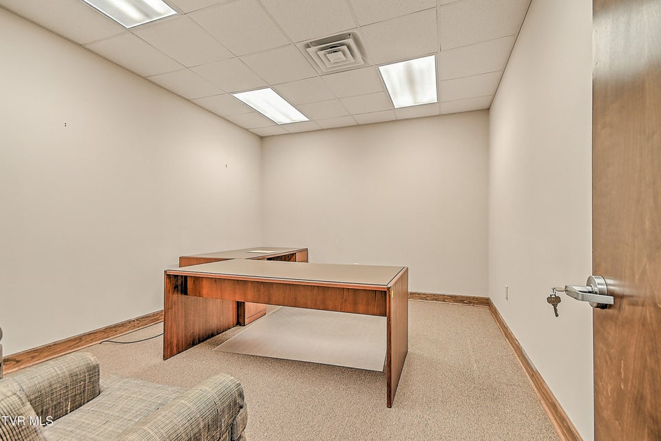 Photo #25: 513 State Street