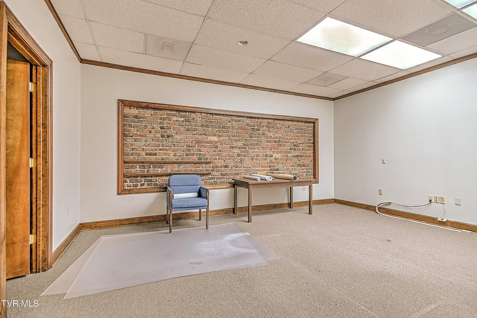 Photo #20: 513 State Street