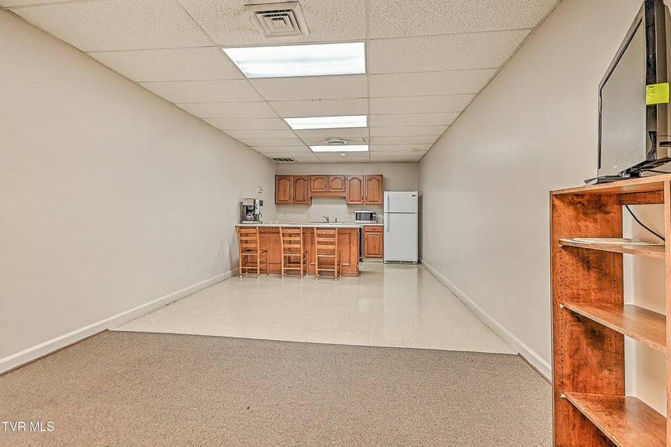 Photo #32: 513 State Street