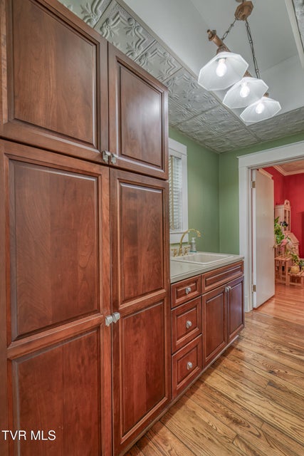 Photo #11: 1505 Lakeview Drive