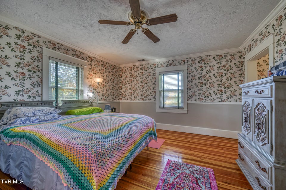 Photo #26: 1505 Lakeview Drive