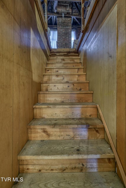 Photo #36: 1505 Lakeview Drive