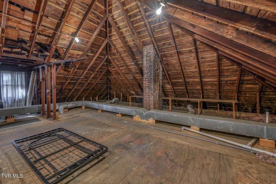 Photo #37: 1505 Lakeview Drive