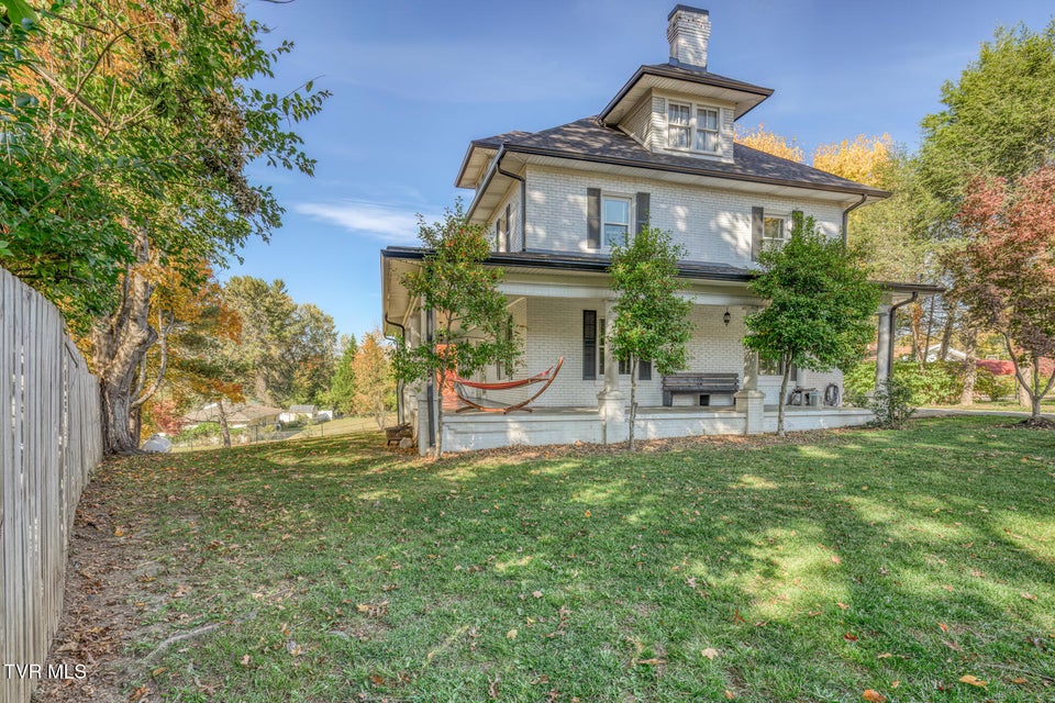 Photo #39: 1505 Lakeview Drive