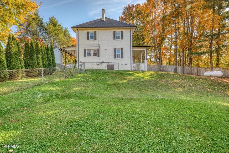 Photo #46: 1505 Lakeview Drive