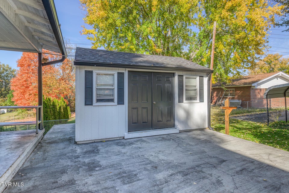 Photo #48: 1505 Lakeview Drive