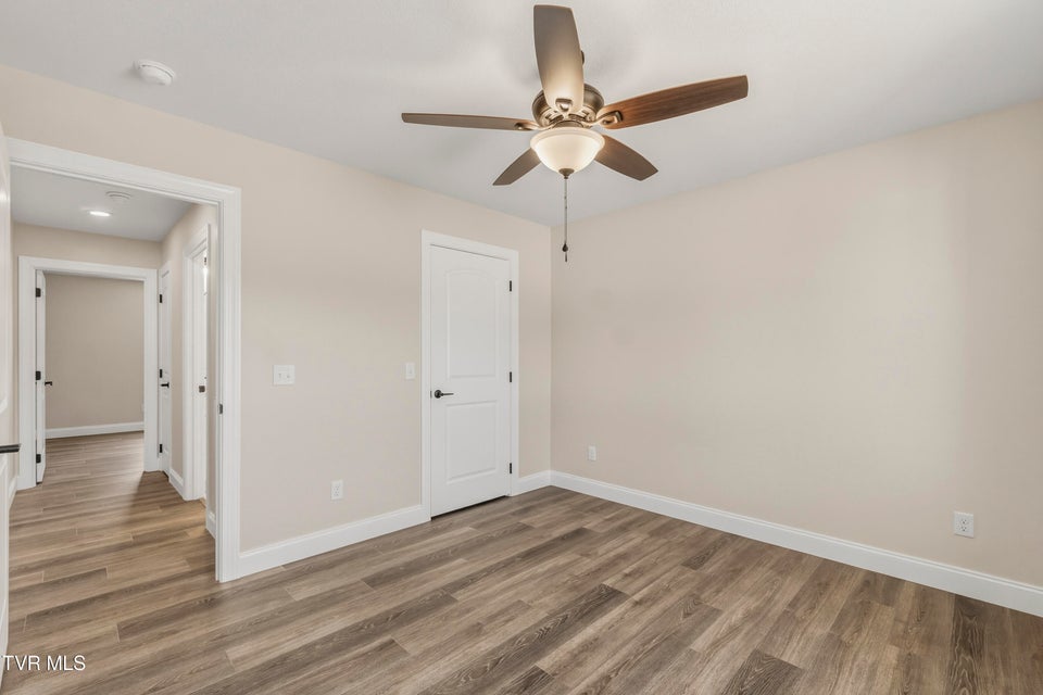 Photo #34: 300 Gibson Loop