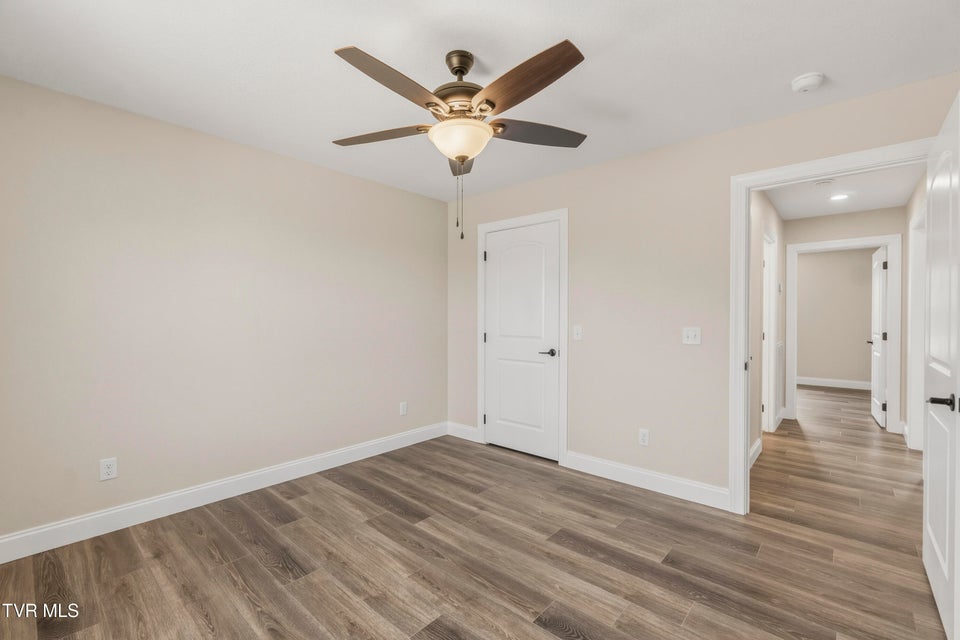 Photo #38: 300 Gibson Loop