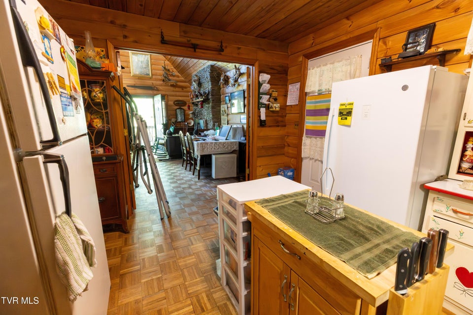 Photo #8: 401 Plymouth Hollow Road