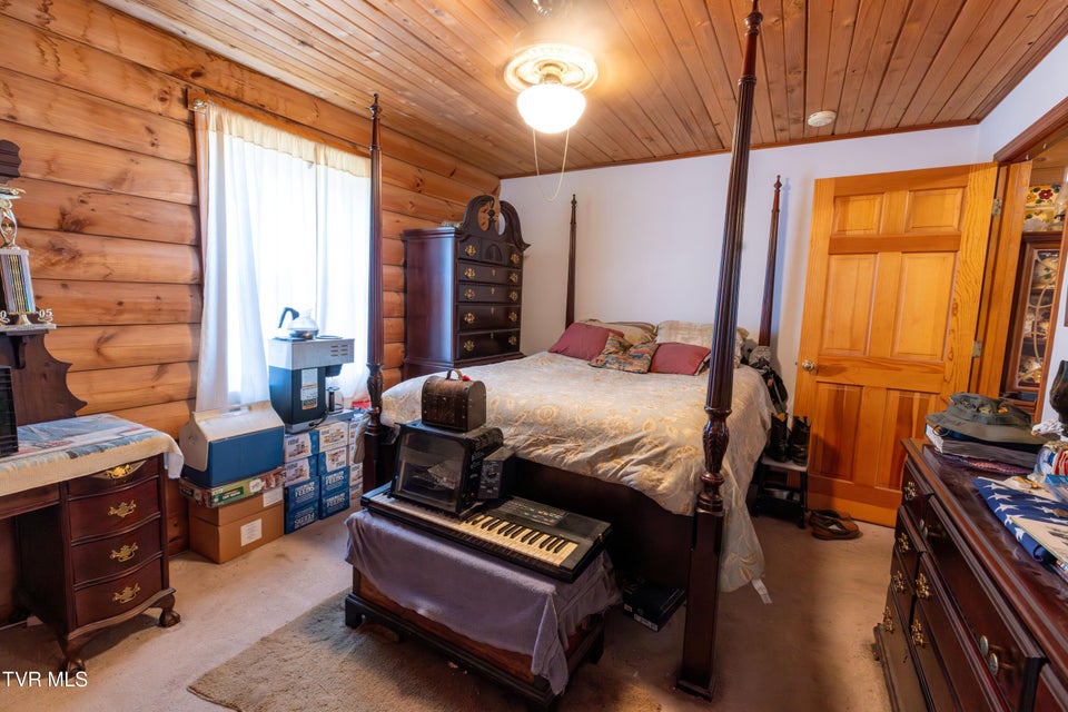 Photo #14: 401 Plymouth Hollow Road