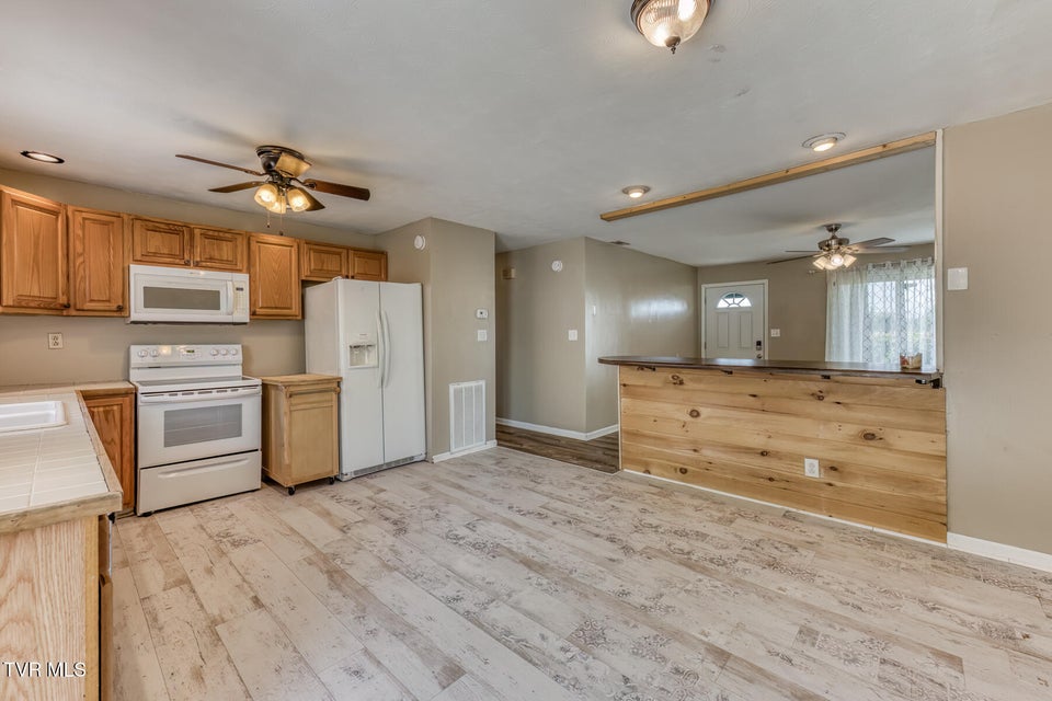 Photo #9: 1069 Jessie Lane