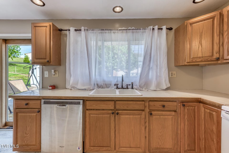 Photo #11: 1069 Jessie Lane