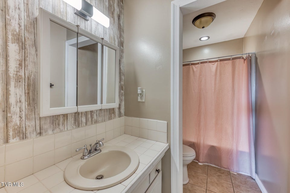 Photo #14: 1069 Jessie Lane