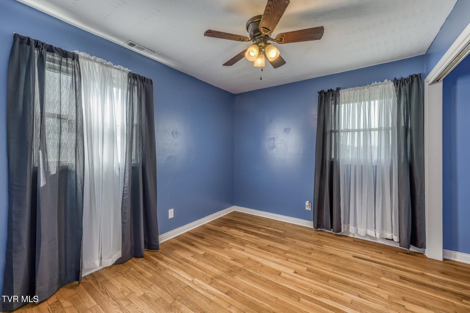 Photo #17: 1069 Jessie Lane