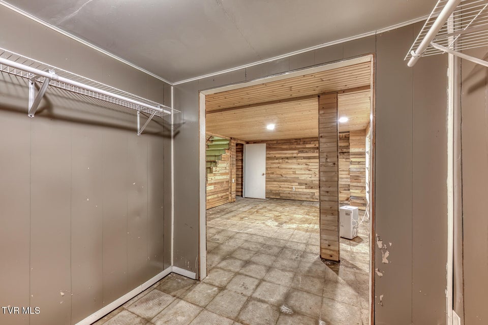 Photo #24: 1069 Jessie Lane