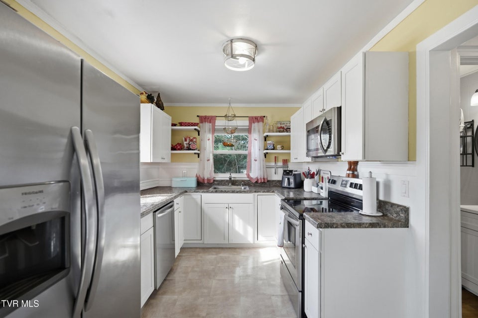 Photo #13: 450 Riverside Drive