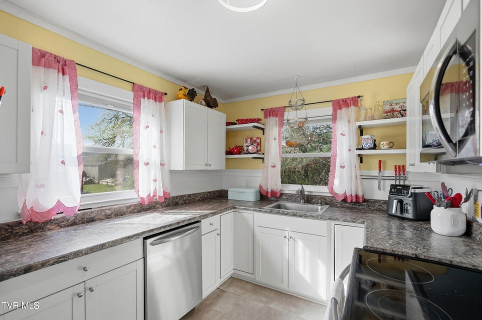 Photo #14: 450 Riverside Drive