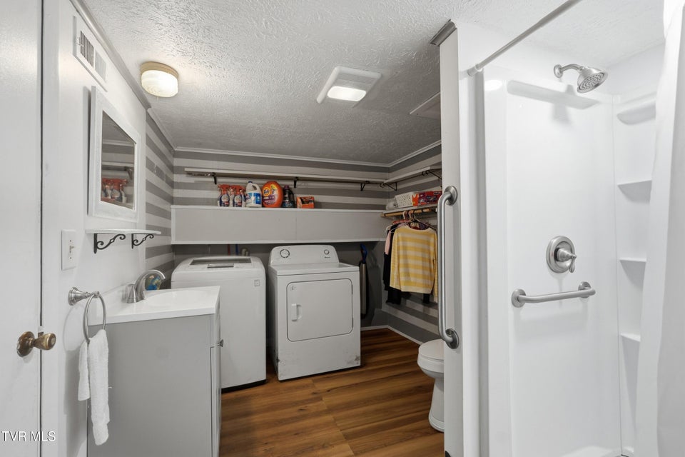 Photo #21: 450 Riverside Drive