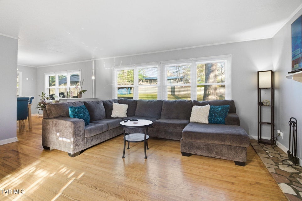 Photo #5: 209 Haynes Boulevard