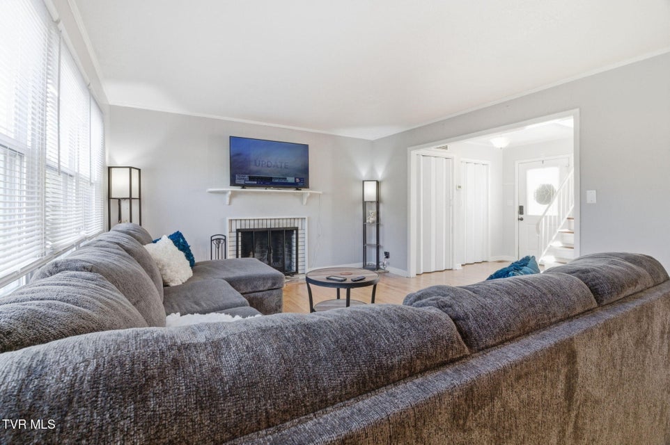 Photo #7: 209 Haynes Boulevard