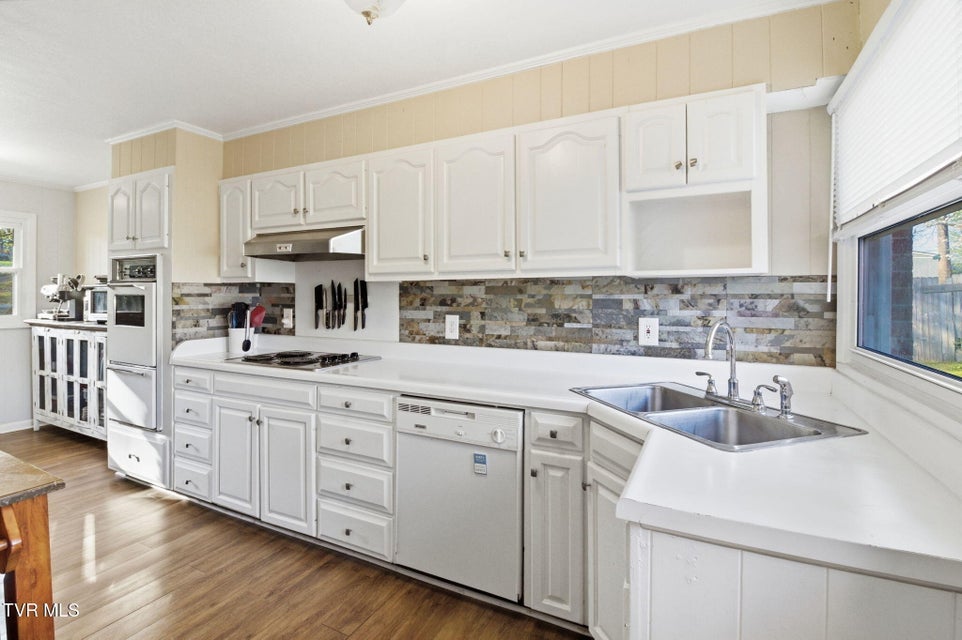 Photo #10: 209 Haynes Boulevard