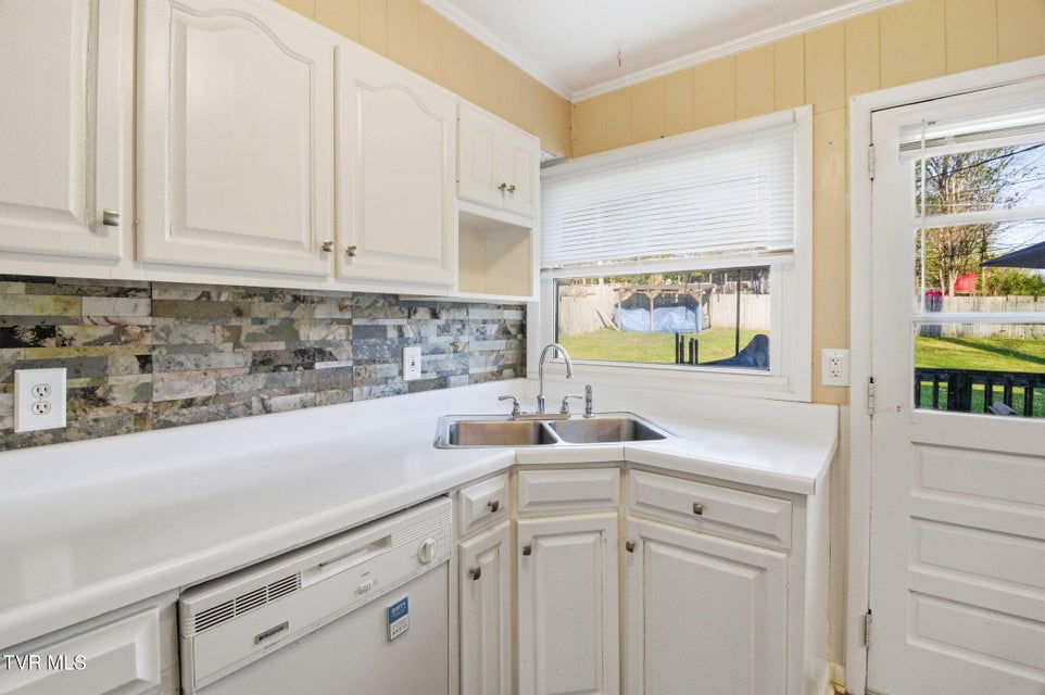 Photo #11: 209 Haynes Boulevard