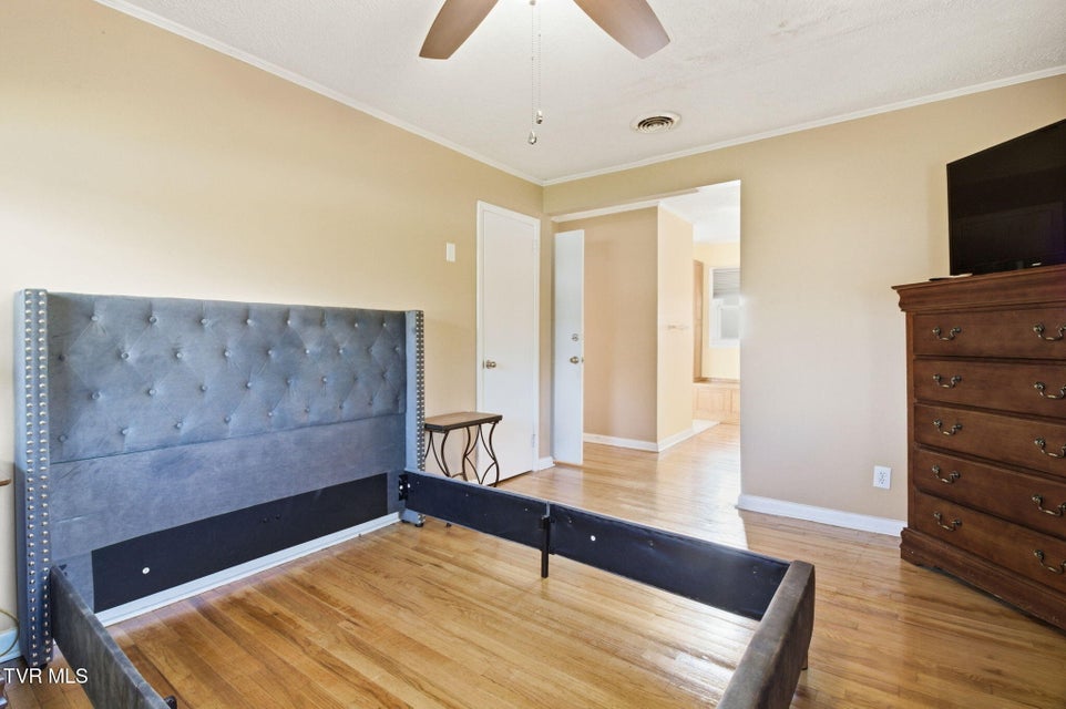 Photo #24: 209 Haynes Boulevard