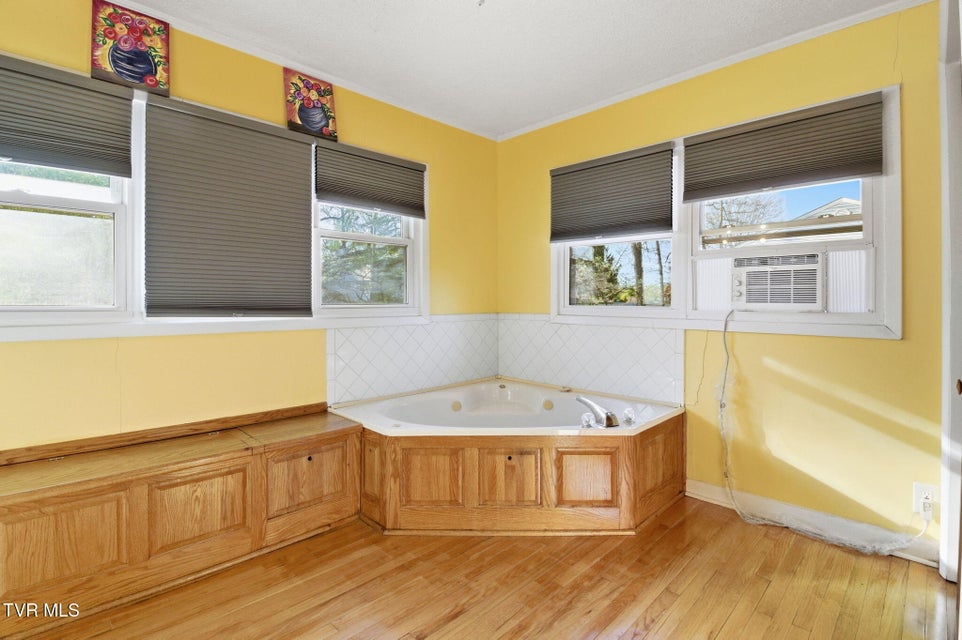 Photo #25: 209 Haynes Boulevard