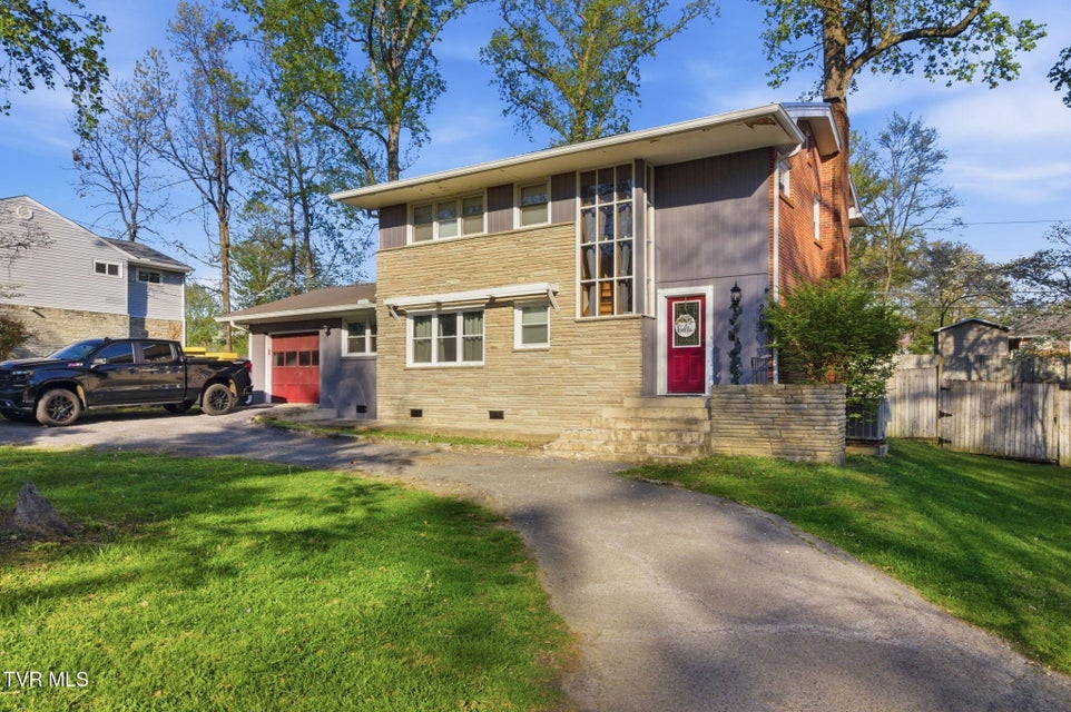 Photo #28: 209 Haynes Boulevard